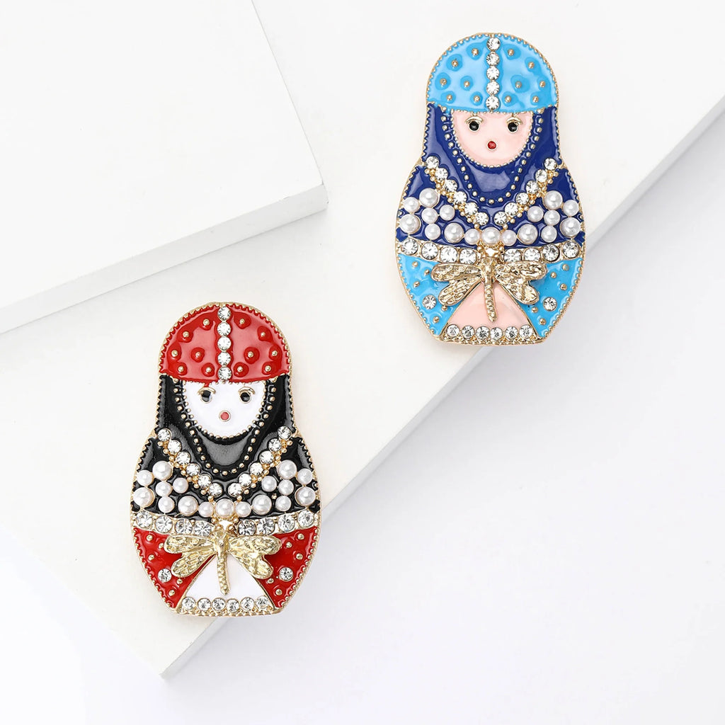 Broche Boneca Russa Matryoshka Esmaltado com Strass Feminino Luxo