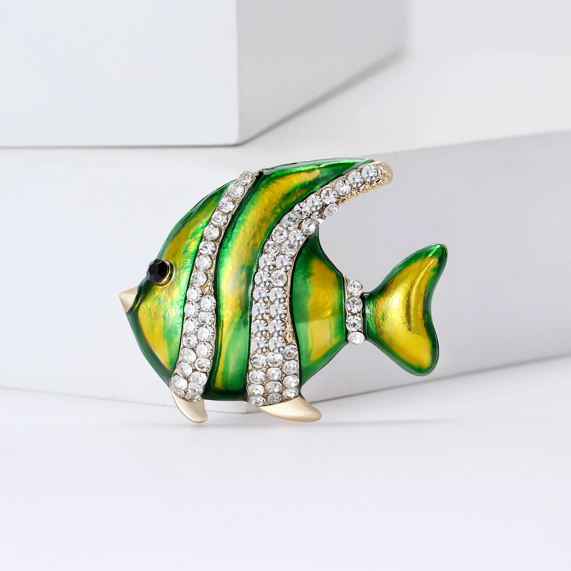 Broches de peixe palhaço de strass para mulheres unissex esmalte animal alfinetes festa de escritório amigo engraçado presentes de luxo acessórios de joias