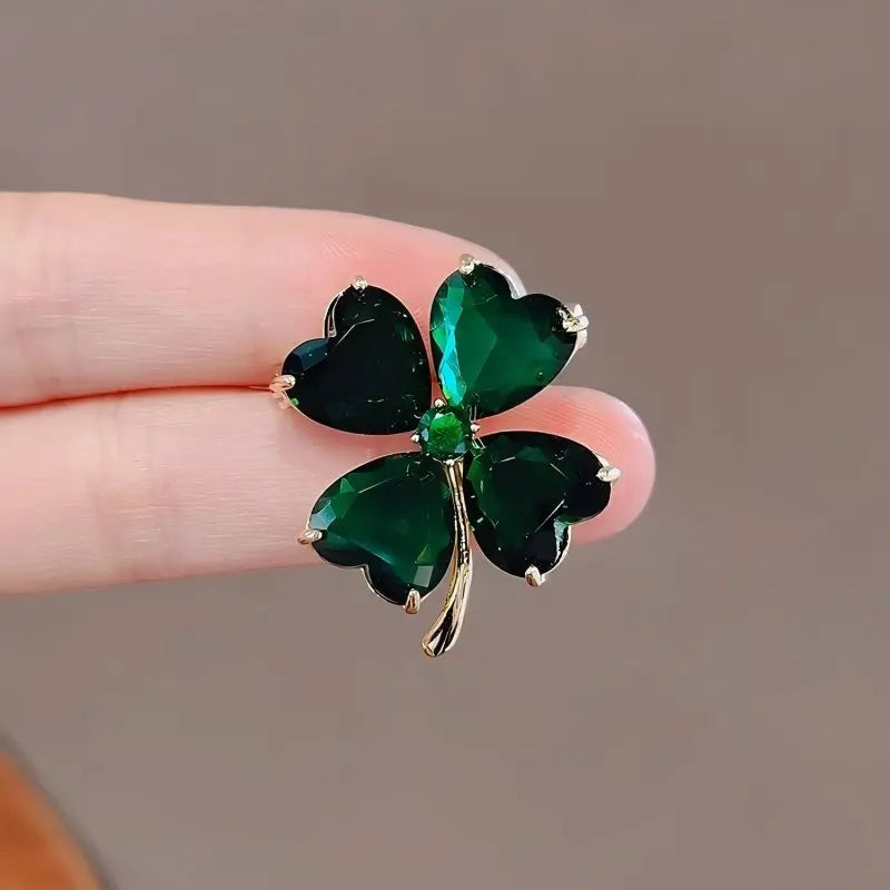 Trevo anti-exposição broche vintage esmeralda corsage feminino roupas fixas anti-exposição indesejada fivela elegante pino luz luxo
