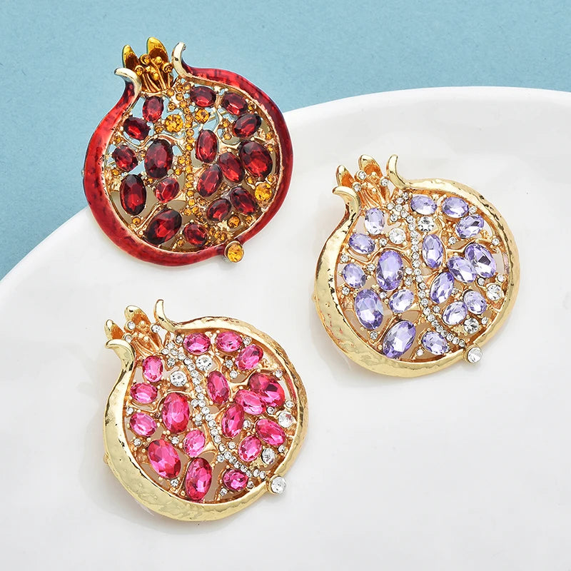 Wuli & baby broche de planta de romã de cristal vermelho para mulheres joias de verão bolsa de presente acessório de terno