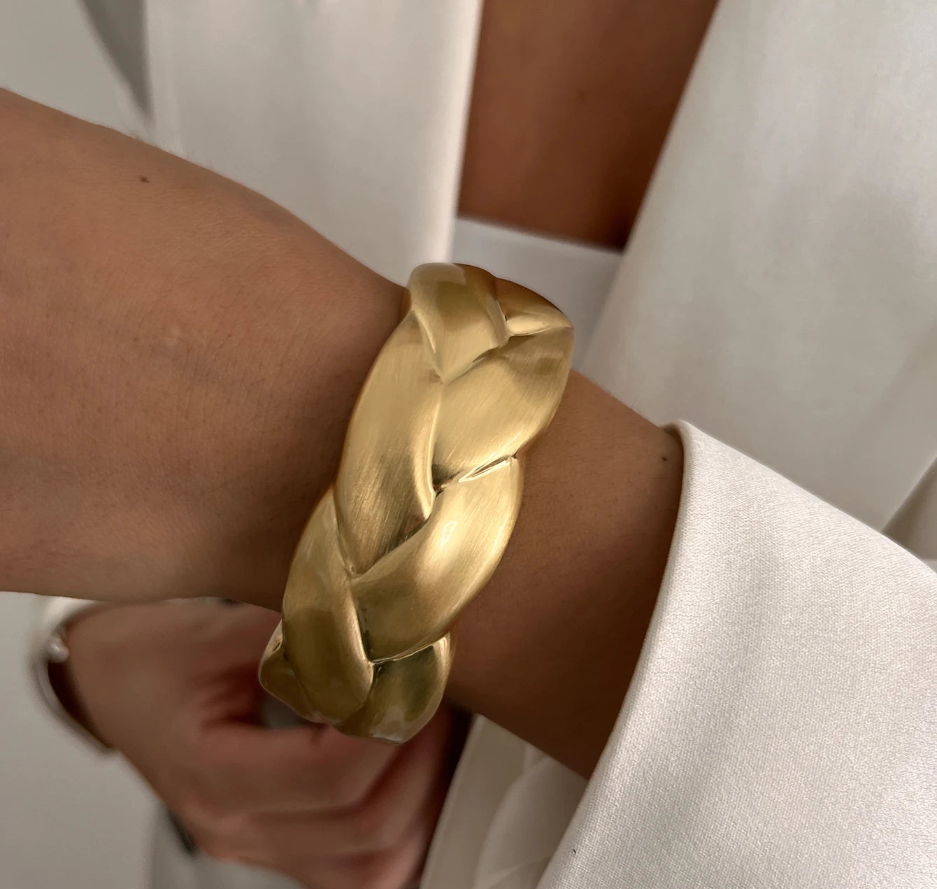 Ingemark Classic Vintage Matte Irregular Heavy Metal Chunky Wide Cuff Bangles Women Punk Gold Color Spring Bracelet Men Jewelry