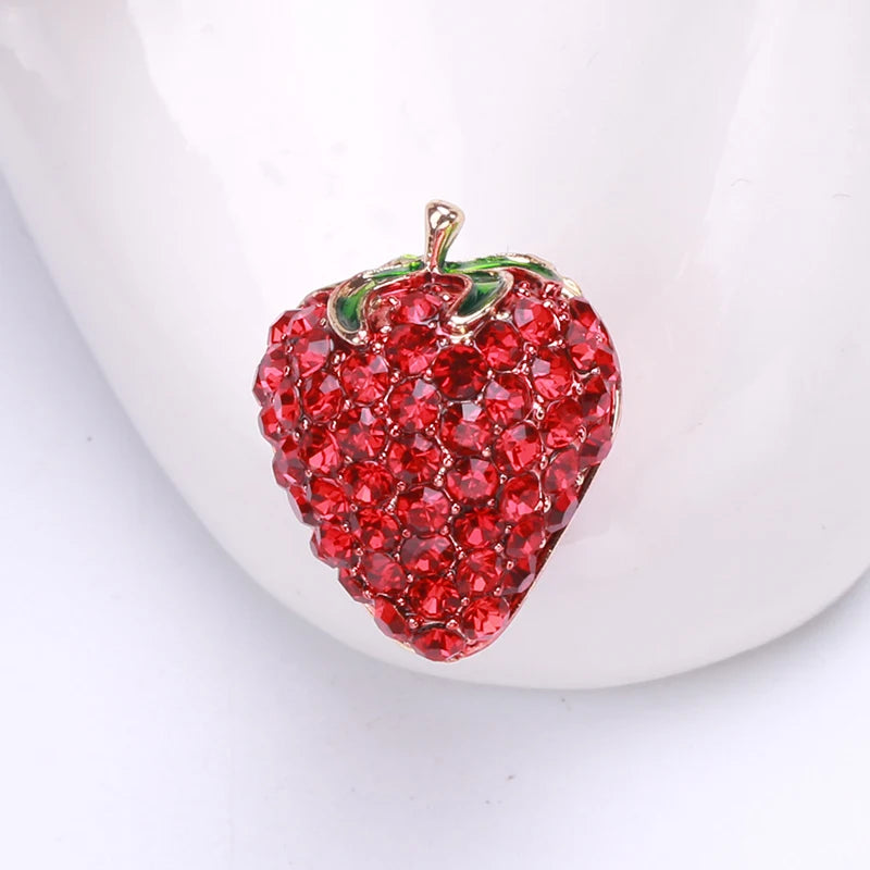 Broches de morango com gotejamento de óleo para mulheres, unissex, strass, alfinetes de frutas, plantas, lapela, escritório, festa, amigo, presentes, acessórios