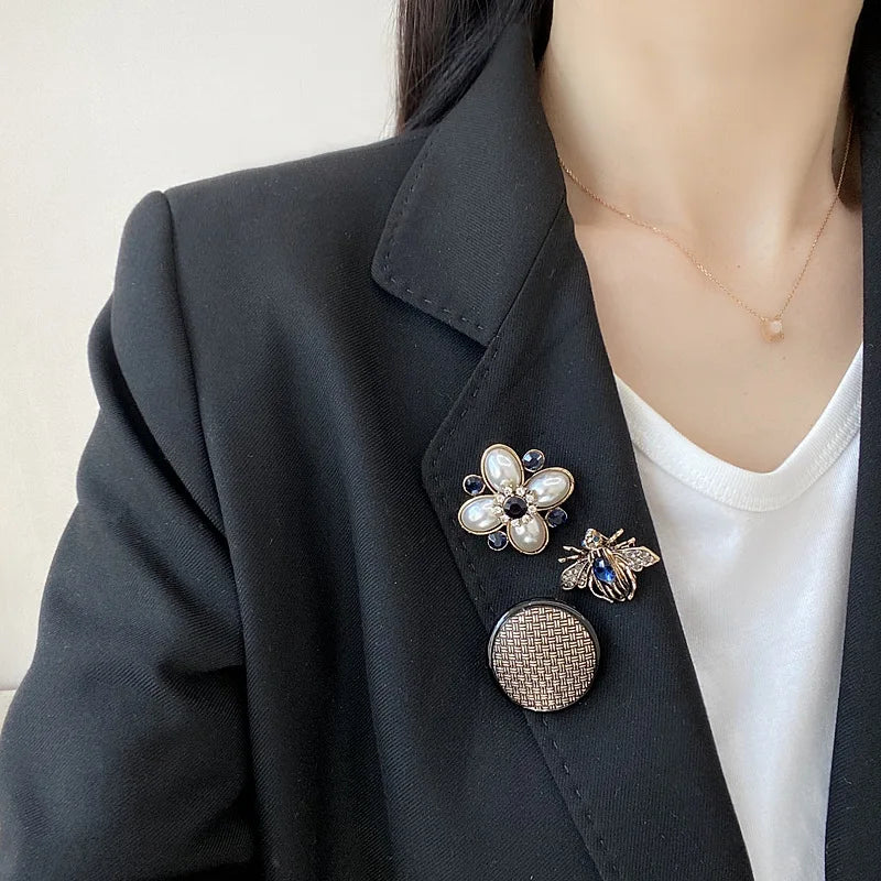 Broche Barroco com Pérola Vintage Design Elegante Feminino