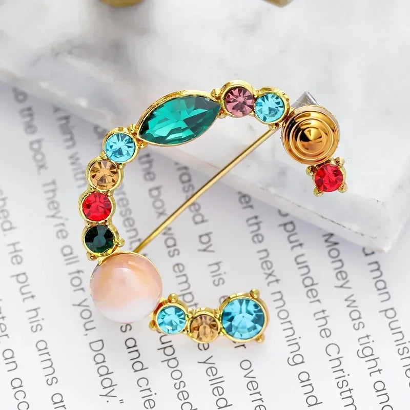 Nova chegada inglês carta palavra broche colorido strass cristal lapela pinos para mulheres camisola terno broche festa jóias presentes