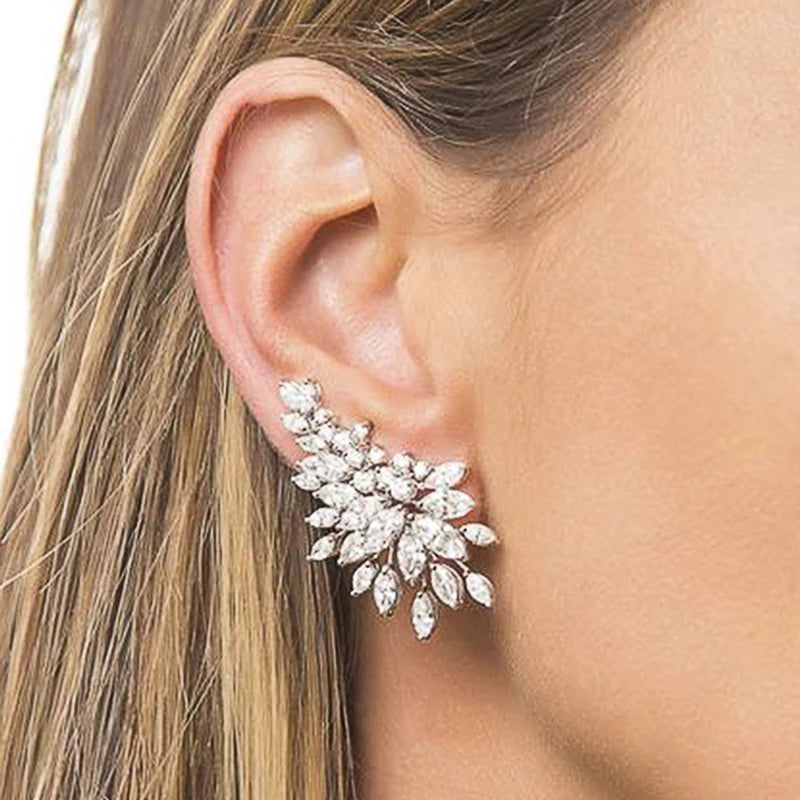 Huitan lindos brincos femininos completos com deslumbrante pedra cz espumante brincos de piercing de orelha joias de festa dropshipping