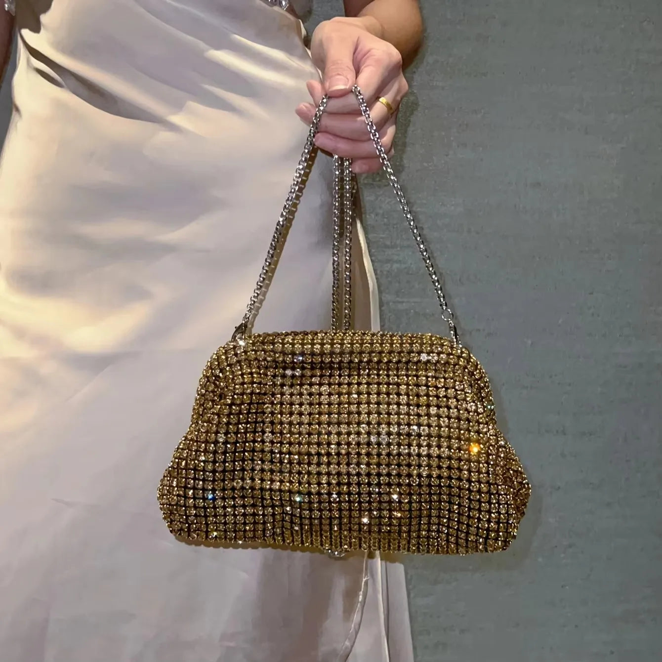 Luxo glitter nuvem saco de mão feminina cristal brilhante strass diamante saco noite festa casamento bolsa embreagem sacos ombro