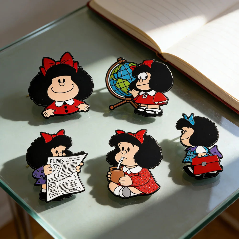 Broche Mafalda Esmaltado Design Elegante Feminino