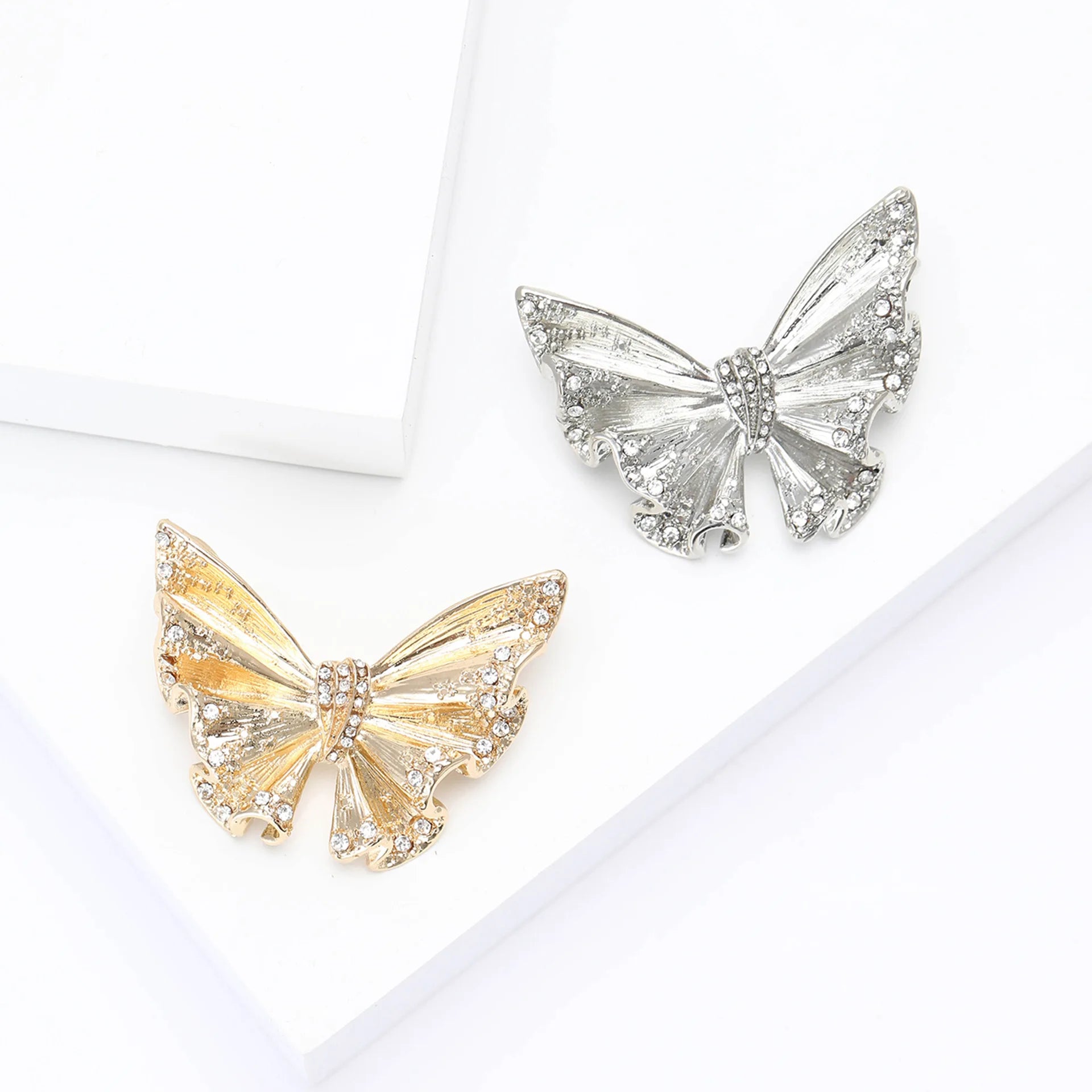 Broche Borboleta com Strass Luxo para Acessórios Femininos