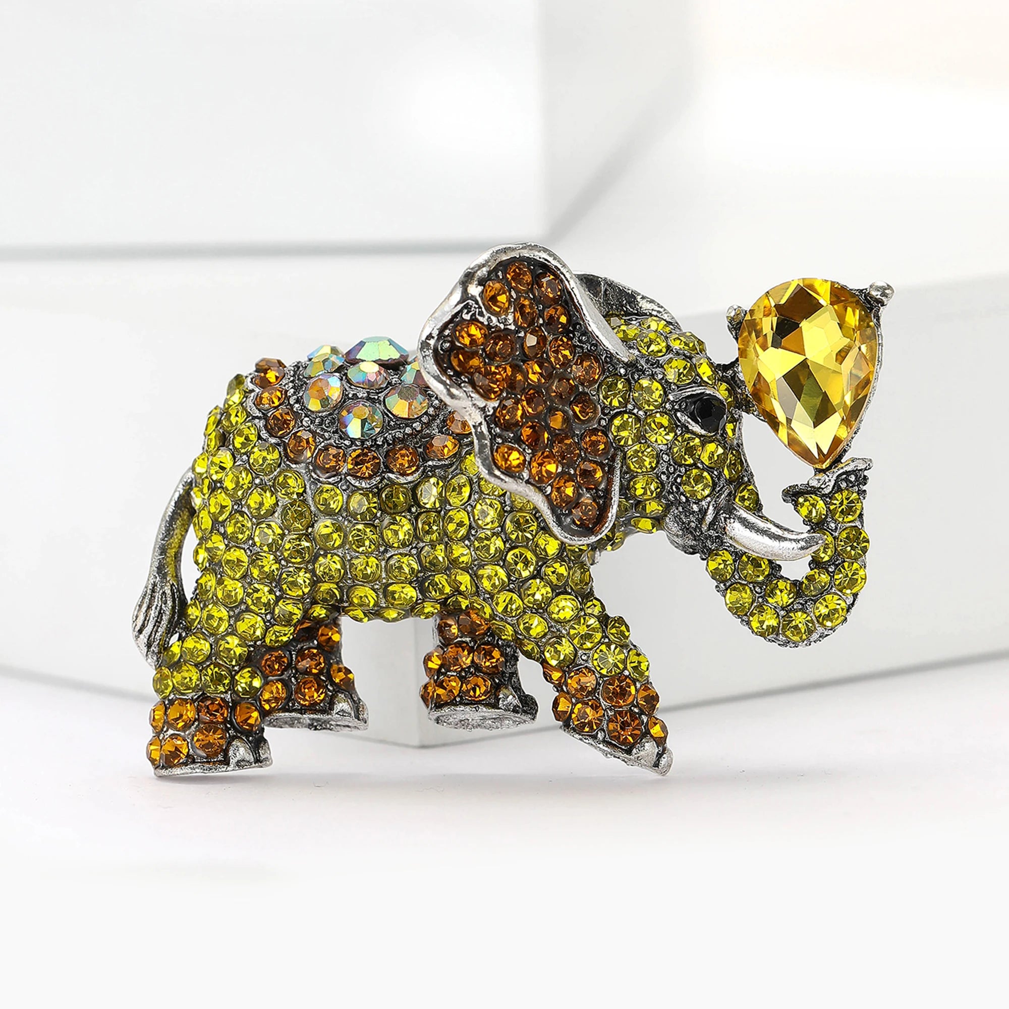 Broches de elefante de strass de luxo para mulheres unissex esmalte animal pinos banquete festa mochila presentes acessórios de joias