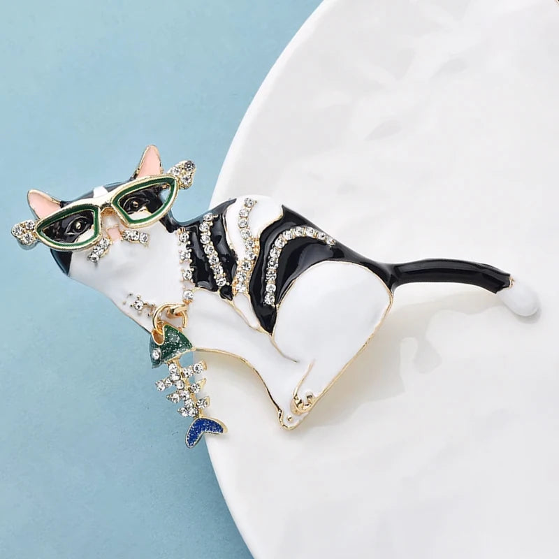 Wuli & baby legal usar osso de peixe gato broches liga esmalte adorável animal de estimação broche pinos para roupas femininas mochila jóias presentes
