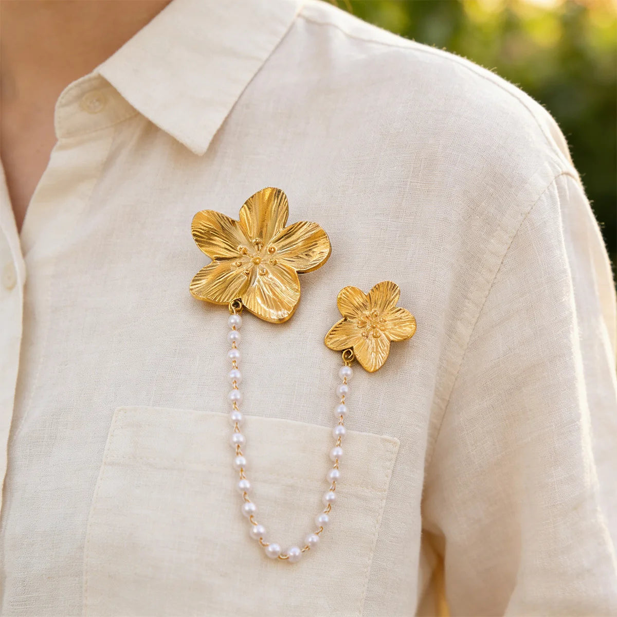 Broche Flor com Pérola e Corrente Design Elegante Feminino