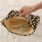 Bolsa de maquiagem de veludo com estampa de leopardo tigre elegante com zíper, bolsa de armazenamento de cosméticos multifuncional leve com forro
