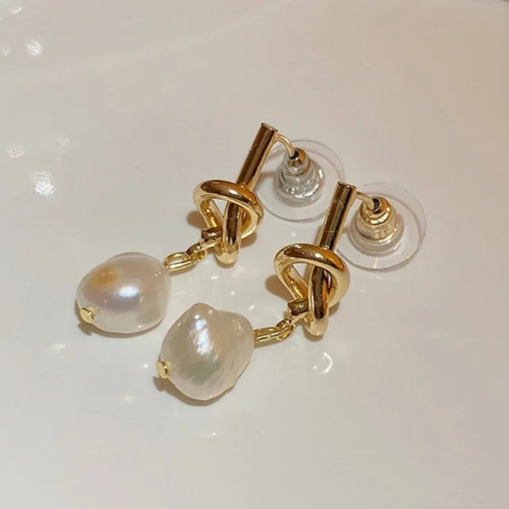 Novos brincos de pérola irregular design sênior jóias temperamento francês acessórios de orelha brincos de pérola feminino