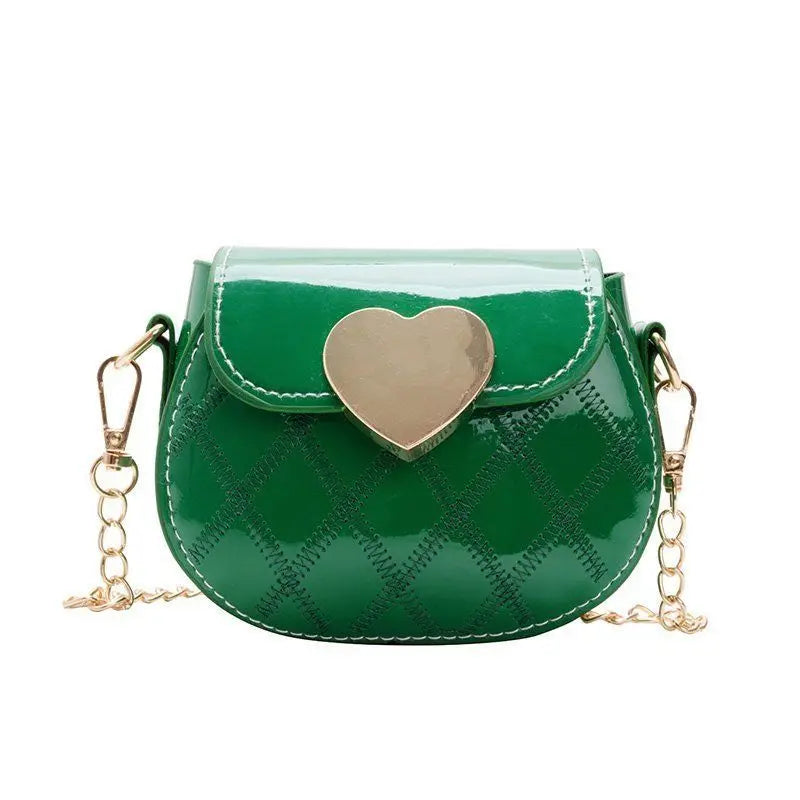Couro de patente do bebê meninas sacos de ombro bonito coração das crianças mini crossbody saco moda crianças corrente moeda bolsa bolsas carteira