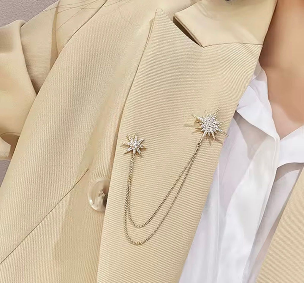 Broche Elegante Estrela com Strass