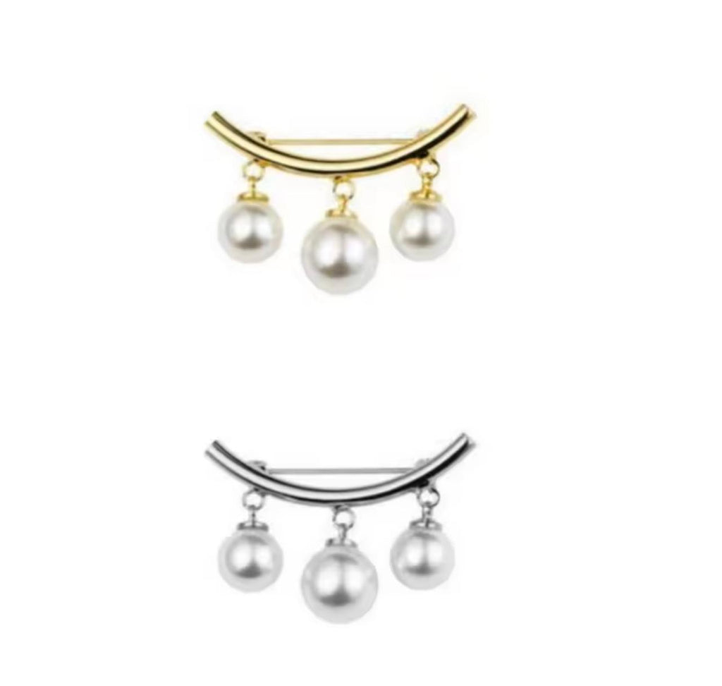 Broche Elegante com Pérolas Simuladas